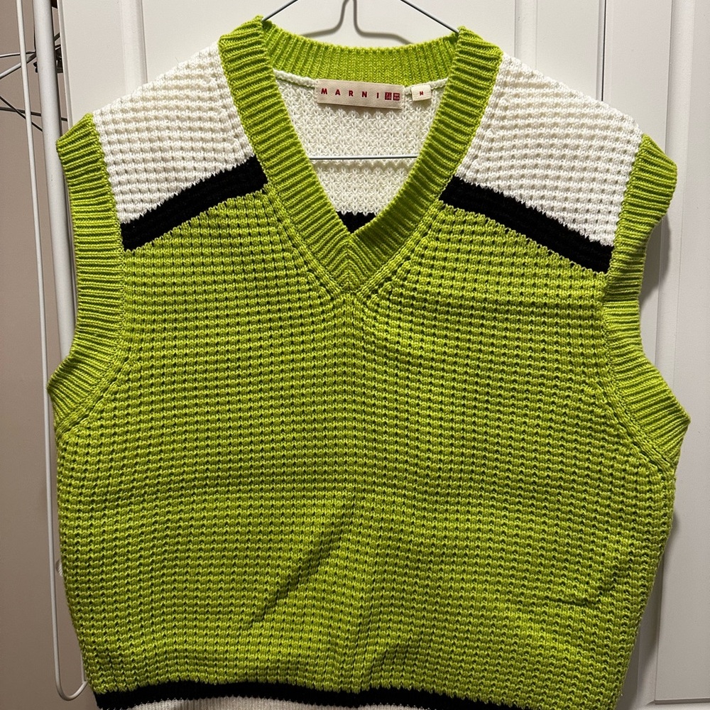 Marni for Uniqlo Lime Green and White V-Neck Bubble Knit Vest with Black/White